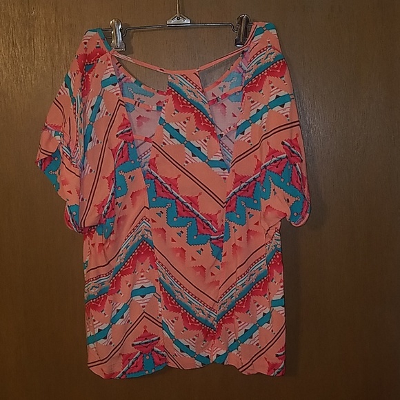 Top - Picture 2 of 2